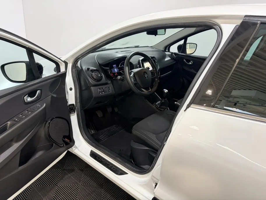 Renault Clio 90PK TCe Limited | Camera | Airco | Cruise Control | Lichtmetalen Velgen | Bluetooth | Keyless Entry | Elektrische Ramen & Spiegels | Parkeersensoren | Armsteun |