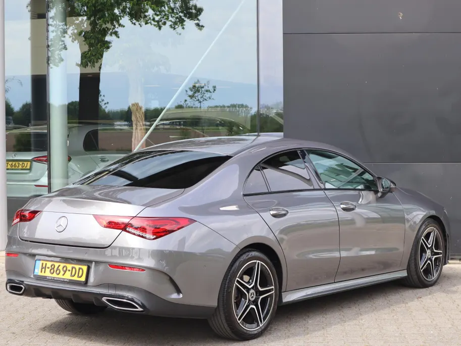 Mercedes-Benz CLA 180 Business Solution AMG l Keyless l Achteruitrijcamera l Stoelverwarming l Ambiente lichtpakket