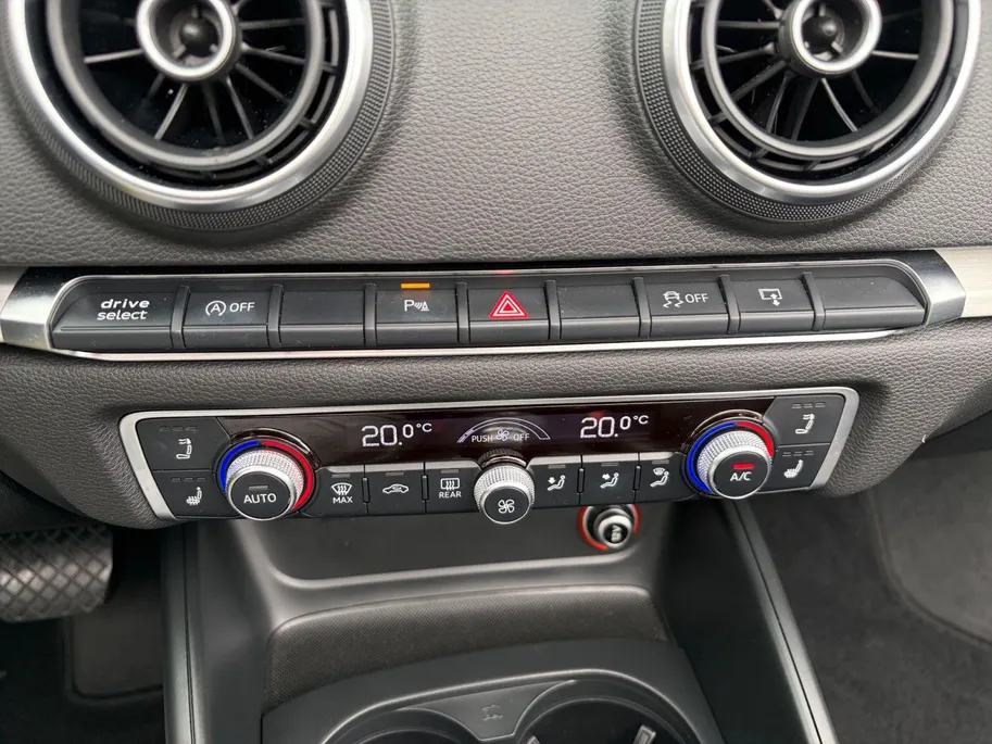 Audi A3 Cabriolet 1.4 TFSI CoD Sport Pro Line S *Automaat*Navigatie*Parkeersensoren*Climate Control*Cruise Control*Stoel/nekverwarming*All Season Banden*LM. Velgen*Zeer nette auto!