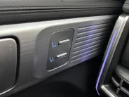 Hyundai Santa Fe 1.6 T-GDI PHEV Premium Plus 4WD 7p | Uniek Two Tone wrap Z-Signing | LED koplampen | Bose Audio | All Season banden | Lederen bekleding | NU Rijklaarprijs! Incl.12 Maanden, APK, Onderhoudsbeurt etc! Premiumpakket gratis!