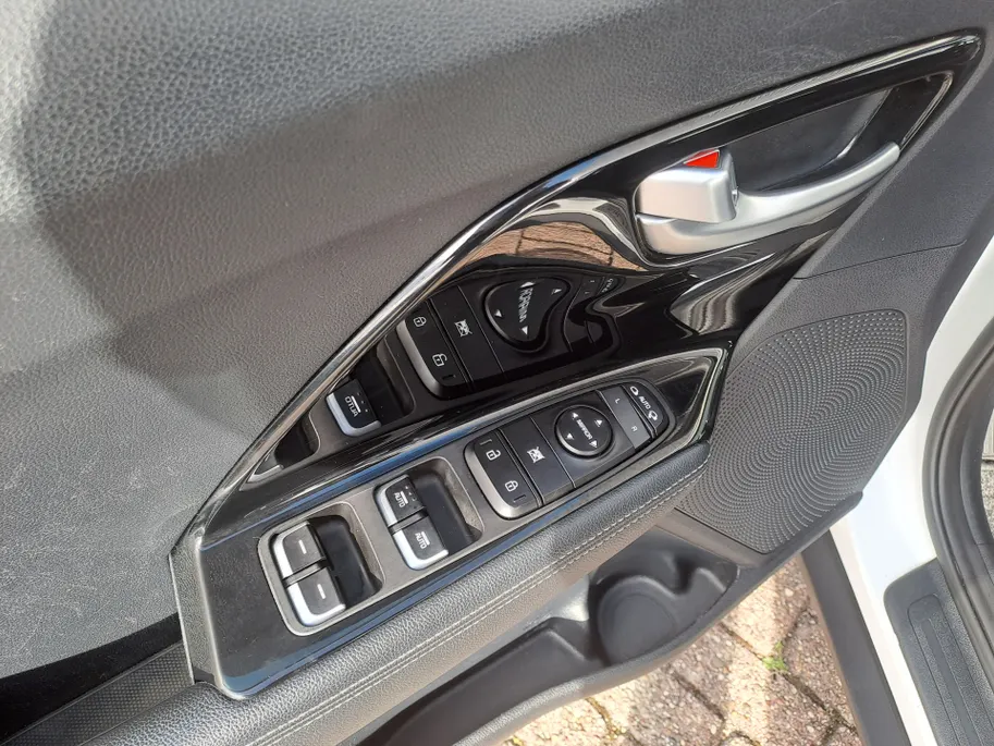 Kia Niro 1.6 GDi Hybrid DynamicLine AUTOMAAT | GROOT scherm | Navigatie | Camera | Adaptieve Cruise | Climate | Apple Carplay/Android Auto
