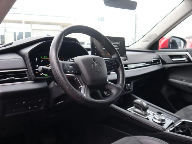 Mitsubishi Outlander 2.4 PHEV First Edition Trekhaak | All Seasonbanden