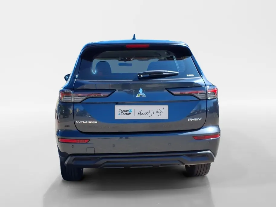 Mitsubishi Outlander 2.4 PHEV Pure | Showroomvoorraad model met 5.000 euro korting bij levering voor 30-6-2026  |Navigatie | Airco/ECC | L.M.Velgen | 8 jaar garantie.m25
