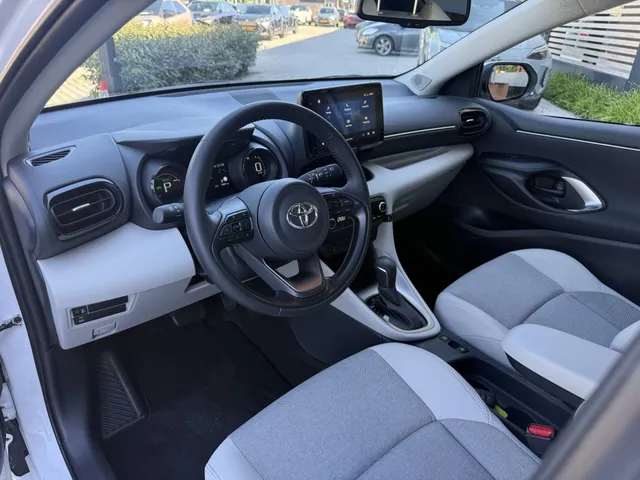 Toyota Yaris 1.5i Executive | Trekhaak | 7800 km |