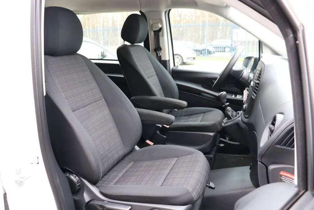 Mercedes-Benz Vito 111 CDI Lang DC Comfort EX.BTW Lease v.a. 363,- pm