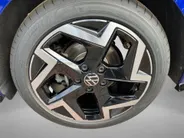 Volkswagen Golf 1.5eTSI/150PK DSG R-Line Blackstyle · Panoramadak · Trekhaak · Apple/Android Car Play · Camera · Garantie t/m 23-11-2030 of 100.000km