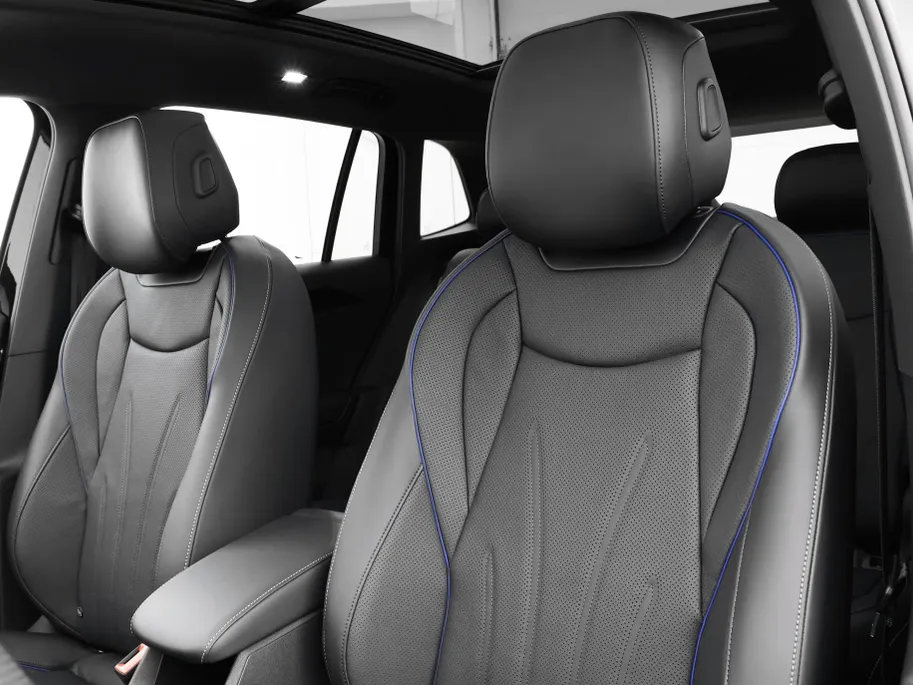 Volkswagen Tiguan R-Line Edition 1.5 eHybrid 204 PK 6 versn. DSG · Black Style Pakket · Panoramaschuif-kanteldak · Comfort Pakket Plus · Interieur Style Pakket · Prijs is inclusief inruilpremie ·