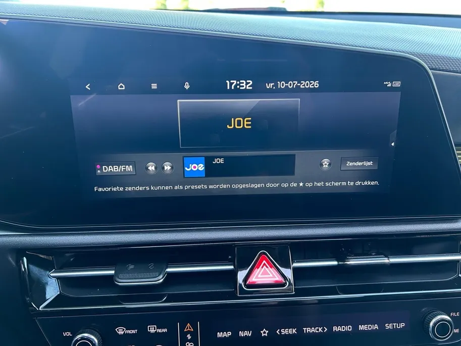 Kia Niro 1.6 GDi Hybrid DynamicPlusLine | Apple Carplay / Android Auto | Navigatiesysteem | Stoel + Stoelverwarming | Licht + Regensensor | Elektrisch bedienbaar Schuif / Kanteldak | Elektrisch Bedienbare Achterklep | Cruise Control Adaptief | Rijstrooksensor + Co