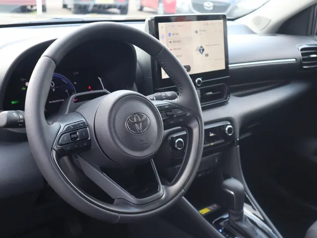 Toyota Yaris 1.5 Hybrid 115 Dynamic | V+A Parkeersensoren | Stoel & Stuur Verwarming