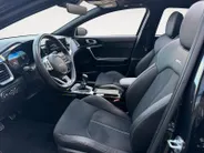 Kia Ceed 1.0 T-GDi GT-Line | Panorama schuifdak | Navigatie | Camera | Apple Carplay / Android auto | Stoelverwarming/ Stuurverwarming | Cruise control | Lichtmetalen Velgen |