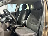 Renault Captur 90PK TCe Intens | All Season Banden | Armsteun | Navi | Camera | Parkeersensoren | Climate Control | Bluetooth | Lichtmetalen Velgen | Licht & Regen Sensor |
