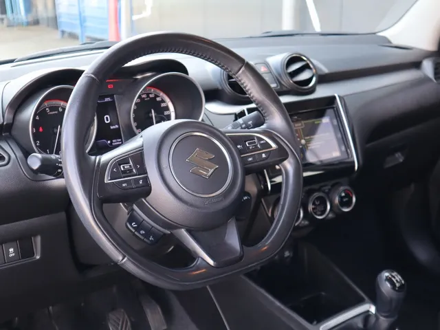 Suzuki Swift 1.2 Style Smart Hybrid AdaptiveCruise | Carplay | Keyless VERKOCHT