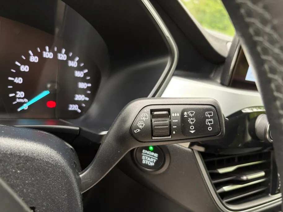 Ford Kuga 1.5 EcoBoost Titanium 150PK | Trekhaak (1800kg trekgewicht) | Navigatie | Parkeersensoren | Privacy Glass | Winter Pack