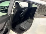 Tesla Model Y 351PK Long Range AWD 75 kWh Automaat | 1e eigenaar | Panoramadak | Basic Autopilot | 360 Camera | Stoelverwarming | Leder | Elektrische Achterklep | Elektrische Stoelen | Full LED |