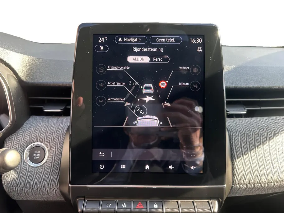Renault Clio 1.6 E-Tech Full Hybrid 145 techno | Automaat | Navigatie | Apple Carplay & Android Auto | LMV | Cruise & Climate Control | Camera | Parkeersensoren | 12 Maanden BOVAG Garantie