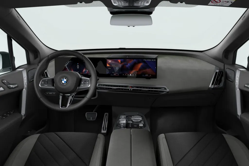 BMW iX xDrive45 101 kWh