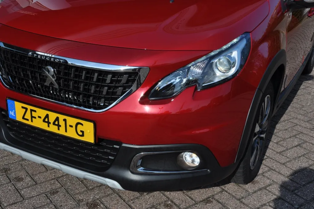 Peugeot 2008 1.2 PureTech GT-Line Navi Apple Android