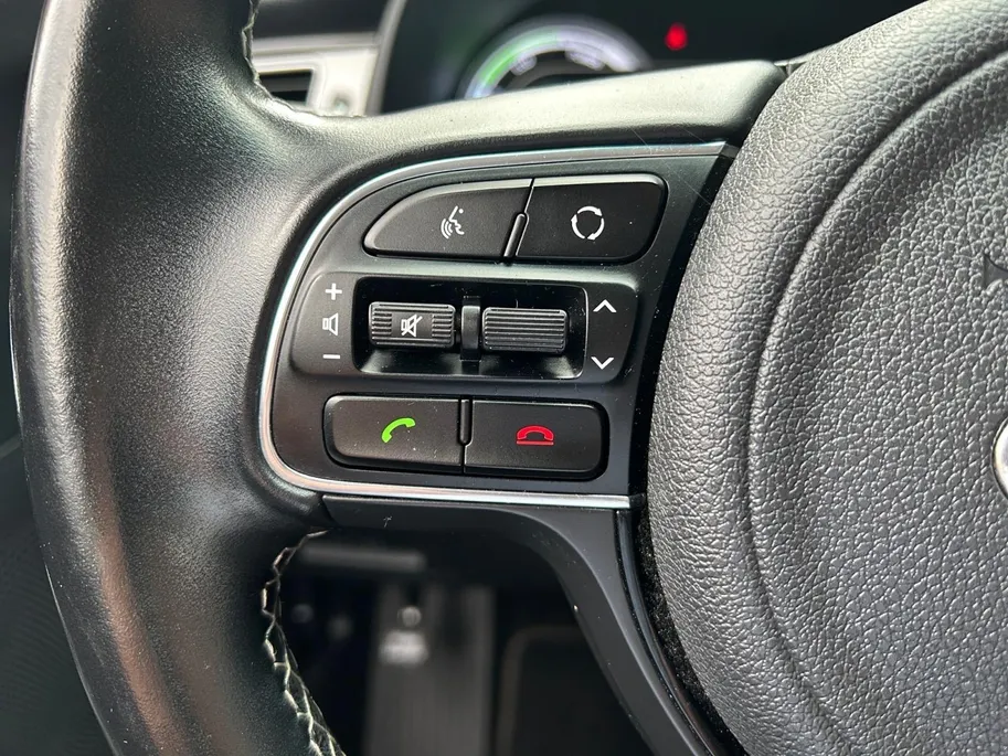 Kia Niro 1.6 GDi Hybrid DynamicLine | Trekhaak Vast + 13-Polige Stekker | All-Seasonbanden | Apple Carplay / Android Auto | Navigatiesysteem | Parkeersensoren + Camera Achter | Cruise Control | Rijstrooksensor + Correctie