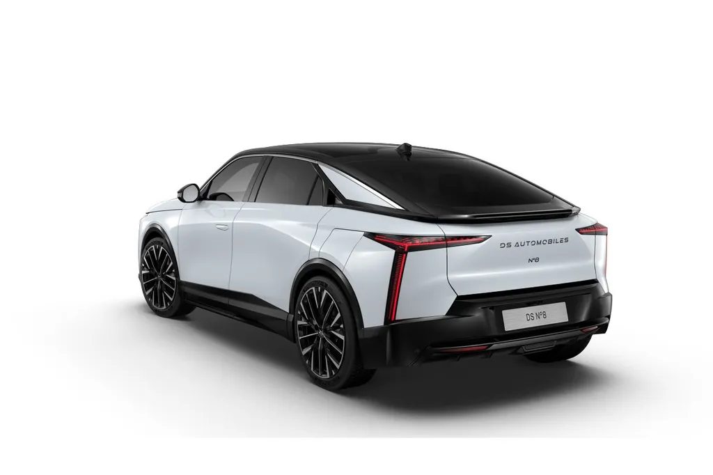 DS N°8 Pallas Black Edition