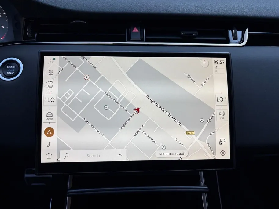 Land Rover Range Rover Evoque 1.5 P270e PHEV AWD SE Dynamic Edition | Black Pack | Keramische coating | Panoramadak | Meridian audio-installatie | Elektrisch verstelbare stoelen incl. geheugenfunctie | 3D camera | Apple/Android Carplay | Elektrisch verstelbare achterklep | Stoelverwar