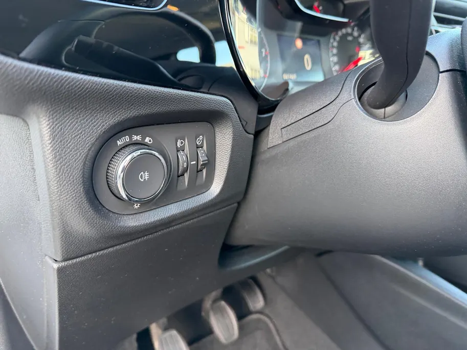 Opel Corsa 1.2 Edition | Cruise Control | Stuurbediening | Bluetooth | Start & Stop | Automatische Verlichting | Regen Sensor |