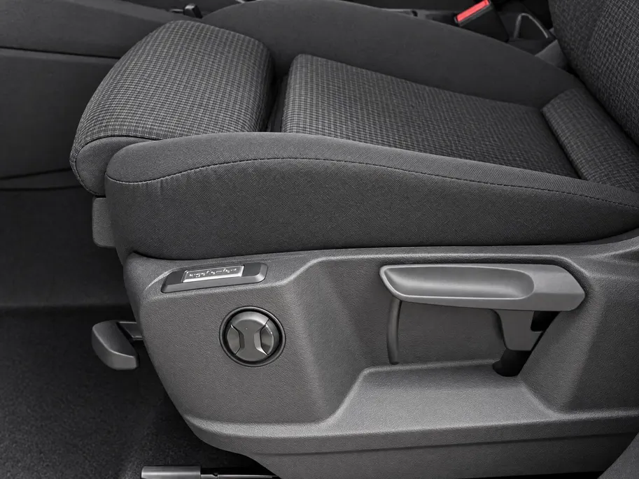 Volkswagen Bedrijfswagens Caddy Bedrijfswagens Cargo Flexible Limited Edition 1.5 eHybrid 115pk · Actieprijs van € 43.800,- voor € 39.300,- excl. BTW · 734599