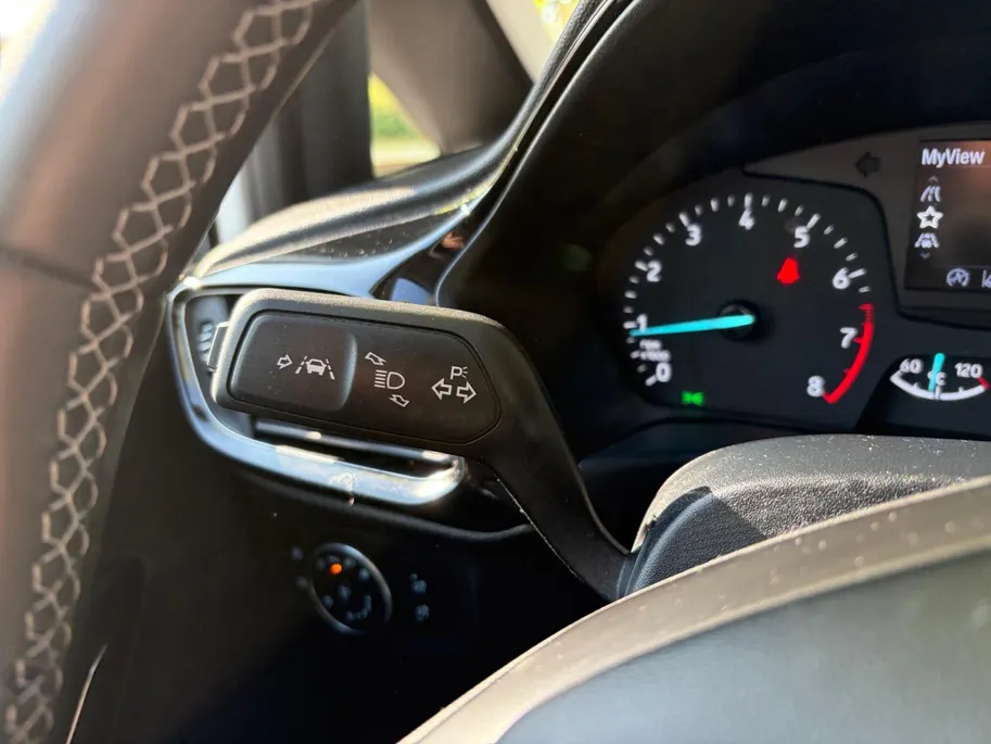 Ford Fiesta 1.0 EcoBoost Titanium | 1e Eigenaar | NL-Auto | Trekhaak | Climate Control | Parkeersensoren | Cruise Control | Lichtmetalen velgen |