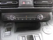 Toyota ProAce CITY 1.5 D-4D L1 Professional | Automaat | 3-zits | Clima | Navi | Camera | Cruise | Dodehoek detectie | Stoel- en stuurverwarming | Digitale binnenspiegel |
