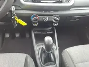 Kia Stonic 1.0i Turbo MHEV ComfortLine 100 PK | 1e Eigenaar | Airco | Bluetooth | Camera | Cruise control | Metallic lak | Fabrieksgarantie | NAP