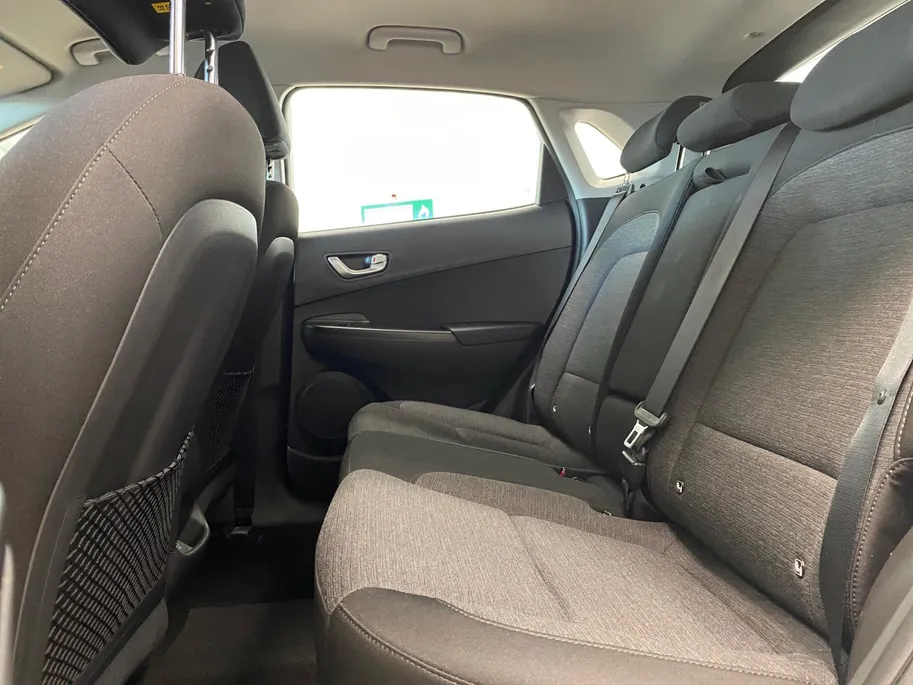 Hyundai Kona EV | 64 KWH | COMFORT | APPLE CARPLAY | CAMERA | DEALERONDERHOUDEN |