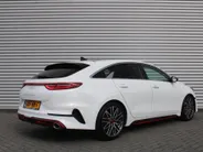 Kia ProCeed 1.6 T-GDI GT | 204PK! | Stuur-/stoelverwarming | Schuifdak | Camera | Stoelgeheugen | LED | Dodehoek detectie | Zeer nette auto | 1e eigenaar |