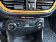Ford Fiesta 1.0 EcoBoost Active ** VOORRUITVERWARMING ** PARKEERSENSOREN ACHTER **