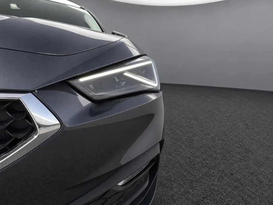 SEAT Leon Sportstourer FR Business 1.5 eHybrid 150 kW / 204 PK Station | Panorama dak | Matrix lichten | Metallic Lak | Herwaardering!!