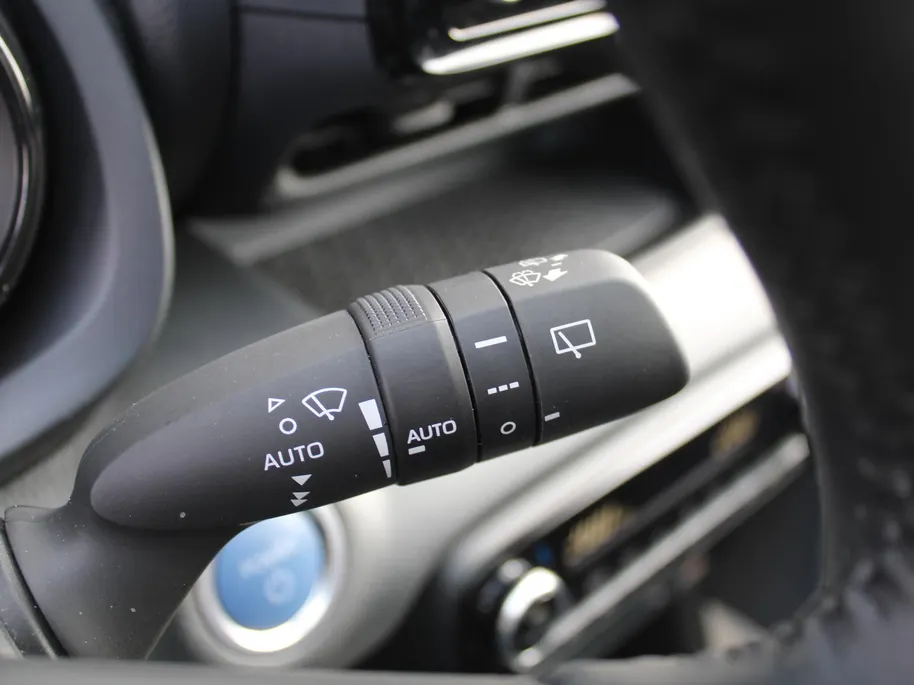 Mazda 2 Hybrid 1.5 Select | Camera | Navi | 16" LM | Panoramadak |
