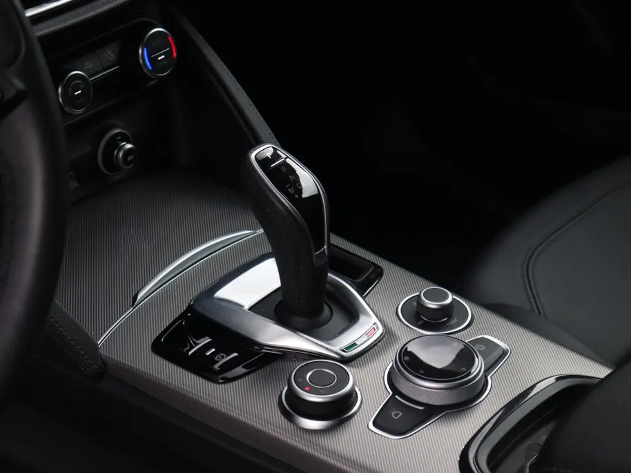 Alfa Romeo Stelvio 2.0 Turbo 280 PK AWD Veloce | Navi | Harman | Driver | BTW | 20'