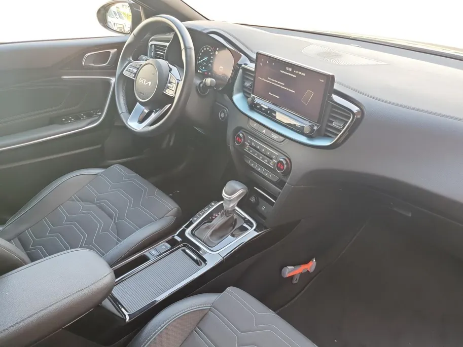 Kia Ceed Sportswagon 1.0 T-GDi MHEV Design Edition | Stoel en stuurverwarming | Navigatie | Camera | Apple Carplay / Android Auto | Elektrisch achterklep |