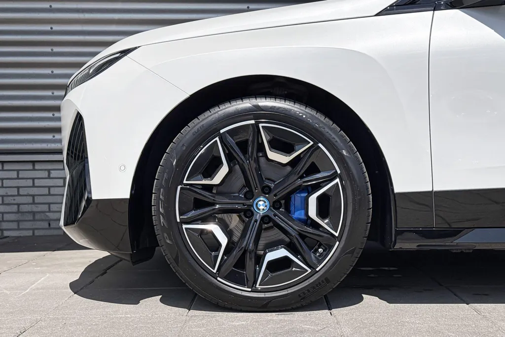 BMW iX xDrive40 Business Edition Plus 77 kWh