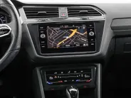 Volkswagen Tiguan 1.4 TSI 245pk DSG eHybrid R-Line Business · Camera · Apple/Android Car Play · Navigatie · P-Sensoren · 19'' Inch ·