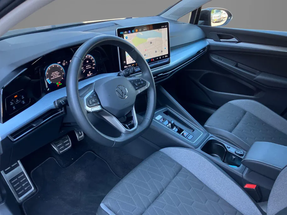 Volkswagen Golf 1.5 eTSI 110KW/150PK Goal · Navigatie · Apple/Android Car Play · Camera + Parkeersensoren · Trekhaak · Garantie t/m 22-07-2027