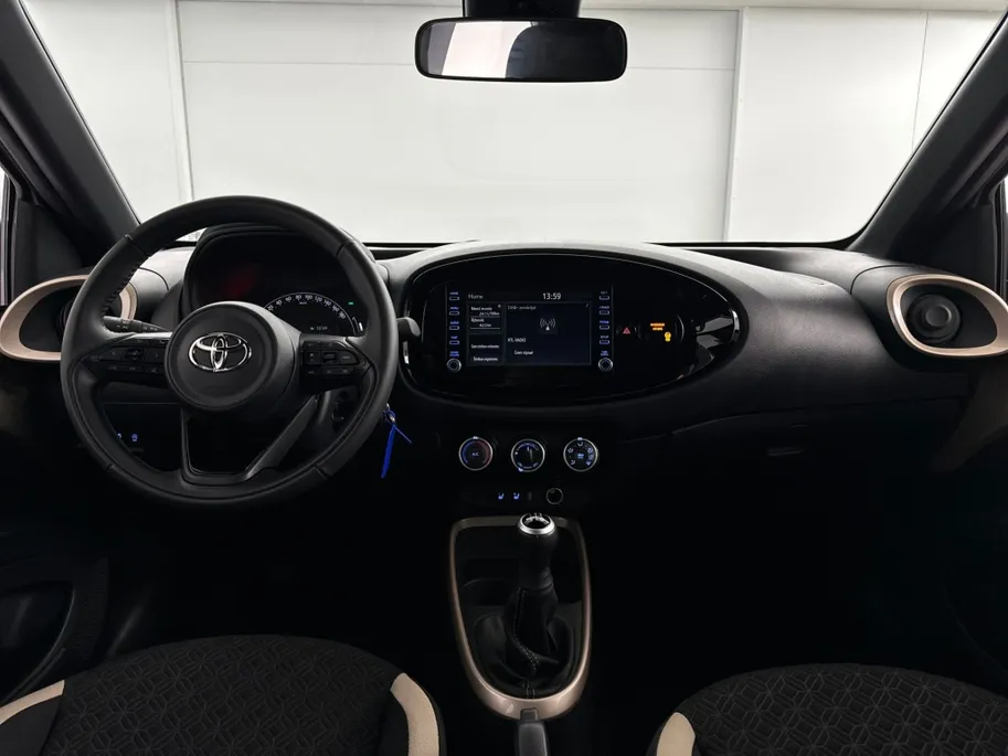 Toyota Aygo X 1.0 Pulse | 17'' L.M. Velgen | Adaptieve Cruise Control | App Connect