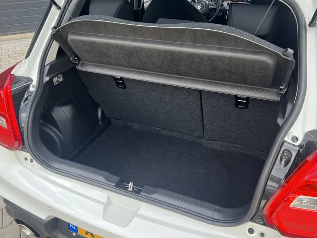 Suzuki Swift 1.4 Sport Smart Hybrid | Navi | Camera | 14483km