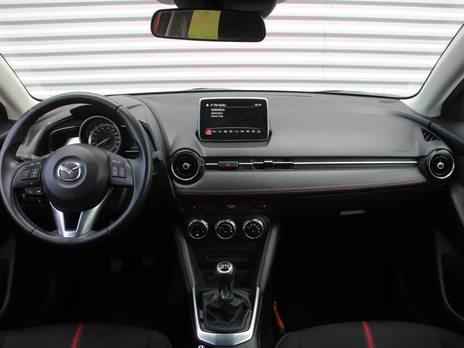 Mazda 2 1.5 Skyactiv-G GT-M | Stoelverwarming | Parkeersensor achter | 16' LM | Clima | Cruise | Navi | LED | Weinig km!! |