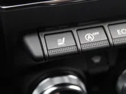 Mitsubishi Colt 1.0T MT First Edition | Stuur-/stoelverwarming | Camera | Clima | Dodehoek detectie | Draadloze telefoonlader | Cruise adapt. | 17' LM | LED |