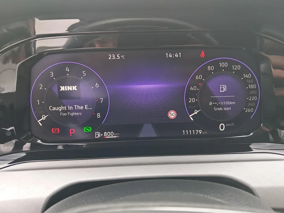 Volkswagen Golf 1.0 eTSI Life Business | DSG | Elek. Stoelverstelling | Stoelverwarming