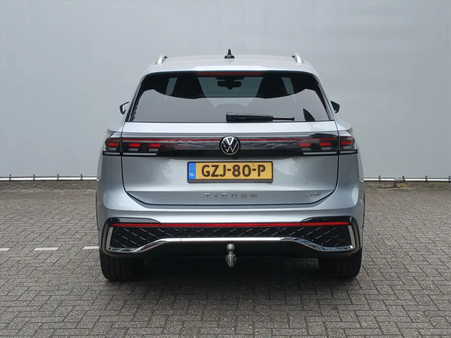 Volkswagen Tiguan 1.5 eTSI 150pk DSG-7 R-Line Business + Elekt. Trekhaak Wegklapbaar / Origineel Nederlands /
