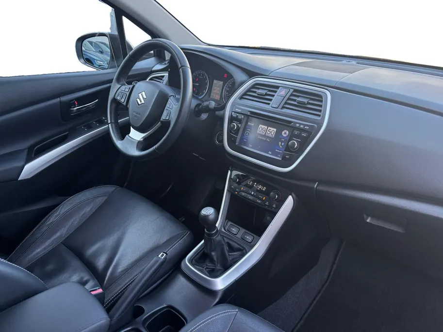 Suzuki S-Cross SX4 1.6 High Executive | Dealer onderhouden | Panoramadak | Trekhaak | Lederen bekleding | Stoelverwarming | 12 maanden garantie! |