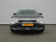Kia EV6 Light Edition 63 kWh | Stuur-/stoelverwarming | Camera | 19' LM | LED | Adap. Cruise | Clima | Draadloze telefoonlader | 17% bijtelling |