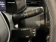 Renault Clio 90PK TCe GPF Evolution | 1e eigenaar | Navi | Parkeersensoren | Apple CarPlay/Android Auto | Licht & Regen Sensor | Digital Cockpit | Airco | Full LED |