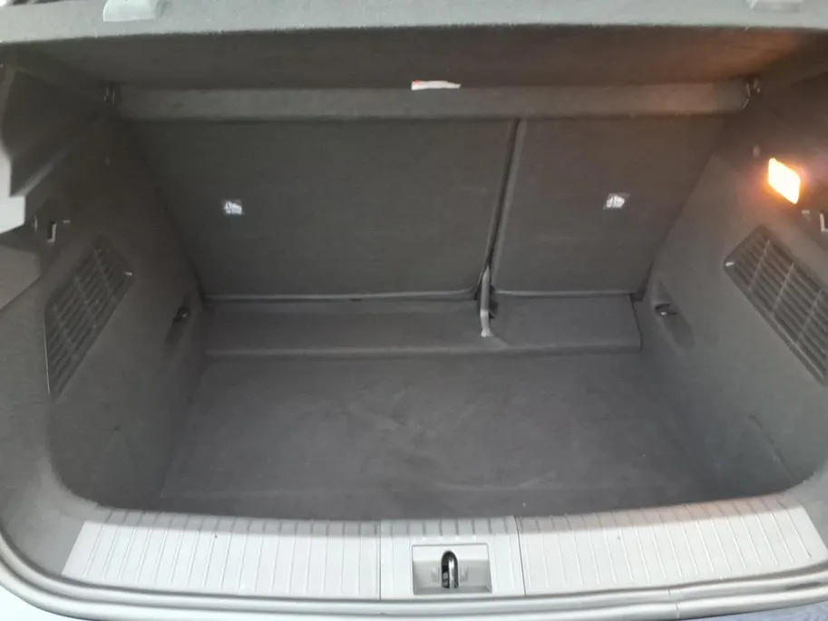 Renault Megane E-Tech comfort range Evolution 60 kWh | Apple Carplay | Verwarmbare stoelen | Keyless Entry | Warmtepomp