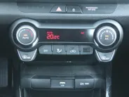 Kia Stonic 1.0 T-GDi MHEV DynamicLine | Navi | Clima | Cruise | All season banden | 15' LM | Camera | LED |